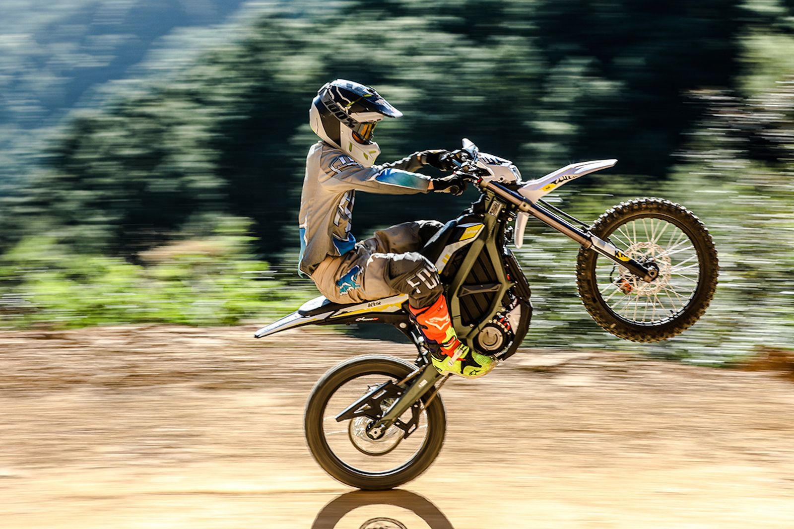 Sur-Ron Ultra Bee Dirt Bike Review (Updated: Nov, 2023)